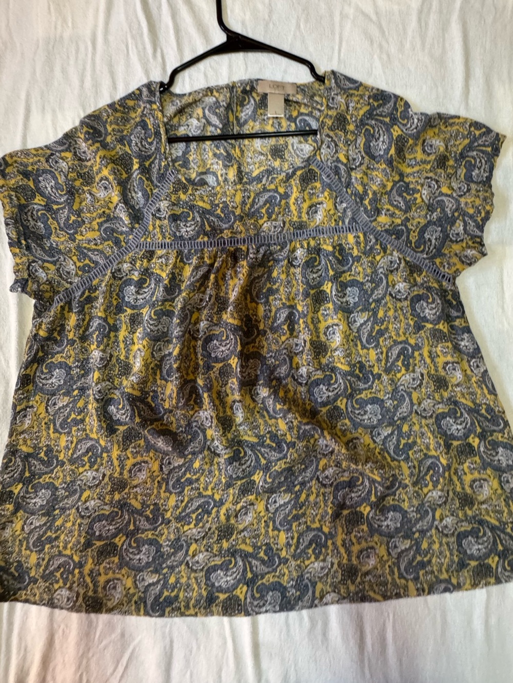 LOFT Outlet Paisley Print Flutter Sleeve Top — Size L